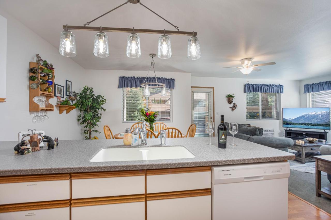 Apartamento Walk To Downtown * 6 Guests * Pets * A/C! * No Stairs! Leavenworth Exterior foto